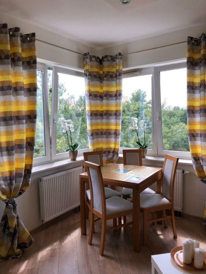 Apartament 69 Metro Apartment Варшава Екстериор снимка