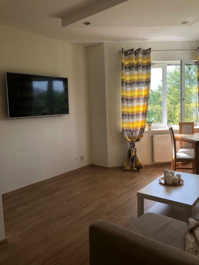 Apartament 69 Metro Apartment Варшава Екстериор снимка