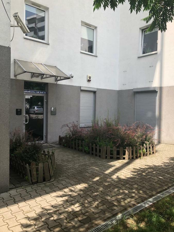 Apartament 69 Metro Apartment Варшава Екстериор снимка