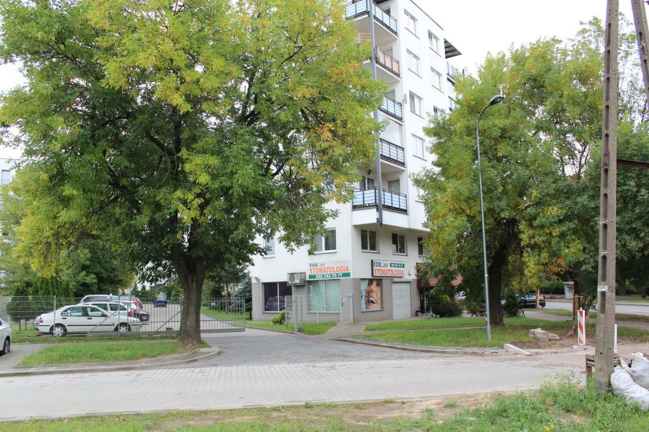 Apartament 69 Metro Apartment Варшава Екстериор снимка